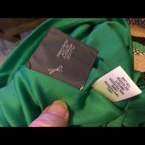 Dana Buchman Beautiful sleeveless dressWith built in slip. - Picture 9 of 9